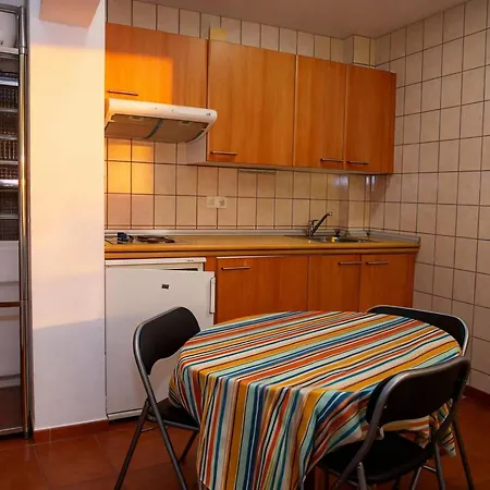 Apartment Mont Blanc Zona Baja 8 Pax A 2 Min Del Telesilla Y Bares *