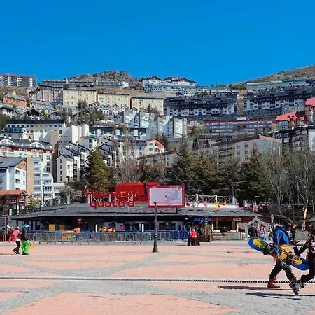 Mont Blanc Zona Baja 8 Pax A 2 Min Del Telesilla Y Bares